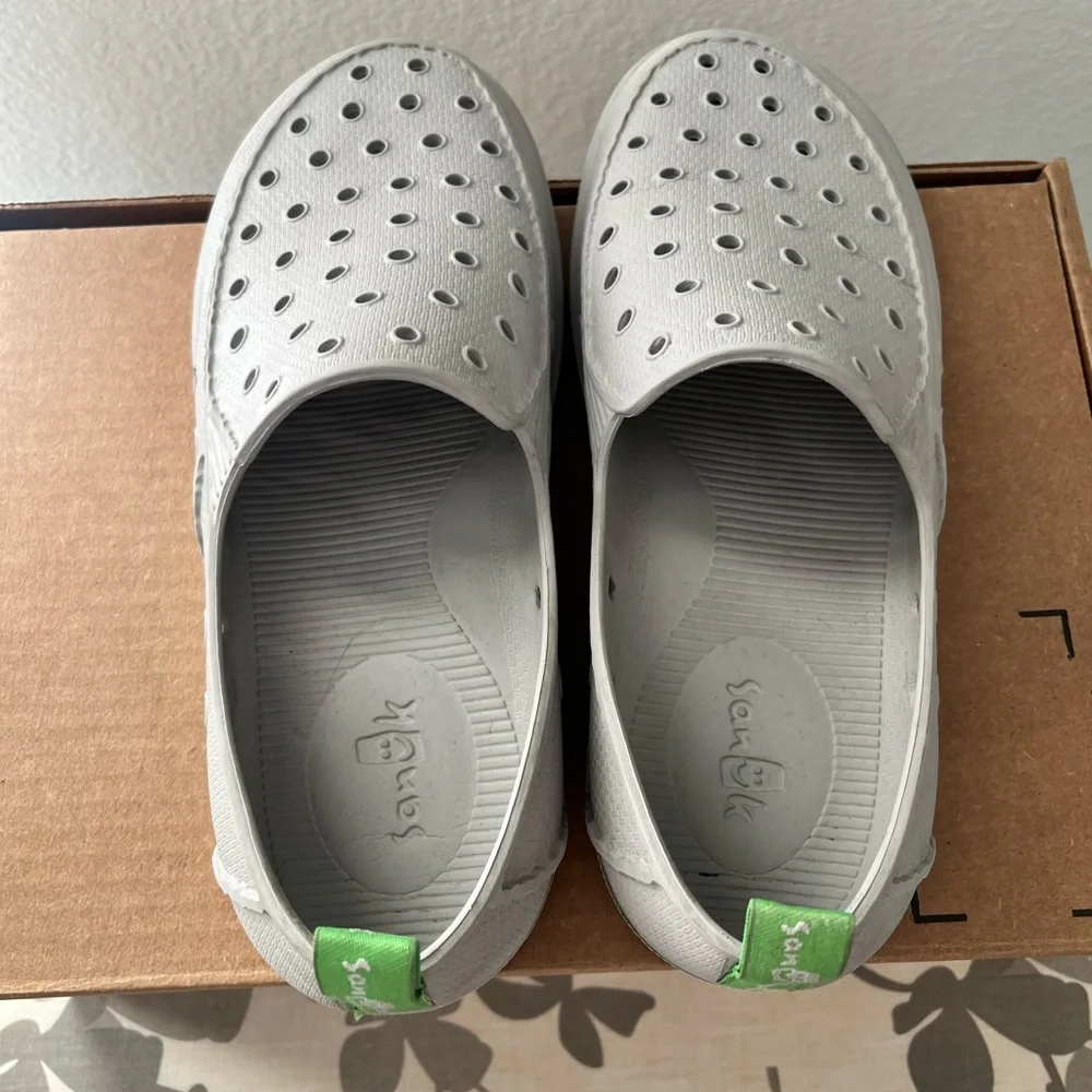Sanuk Gray Slip-On Water Shoes Women’s Size 7 | Lightweight & Comfortable